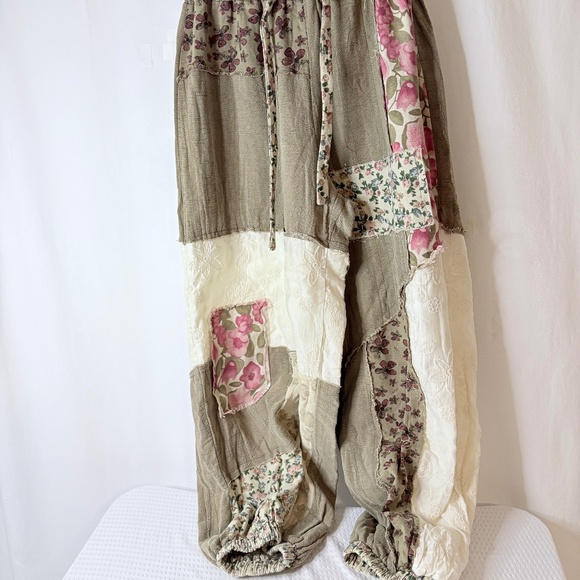 BRAND NEW Floral Patch Pants By POL Sz Small - Picture 4 of 15